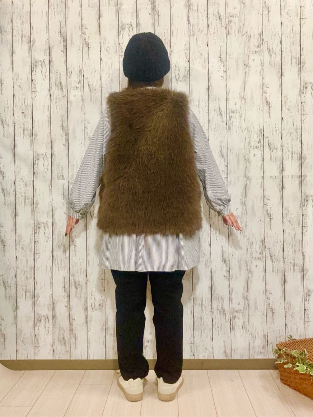 mizuさんの「SHOO･LA･RUE｜【洗濯後しわになりにくい/吸水速乾/UVカット】着こなしで雰囲気いろいろ　お袖シャーリングシャツ」を使ったコーディネート