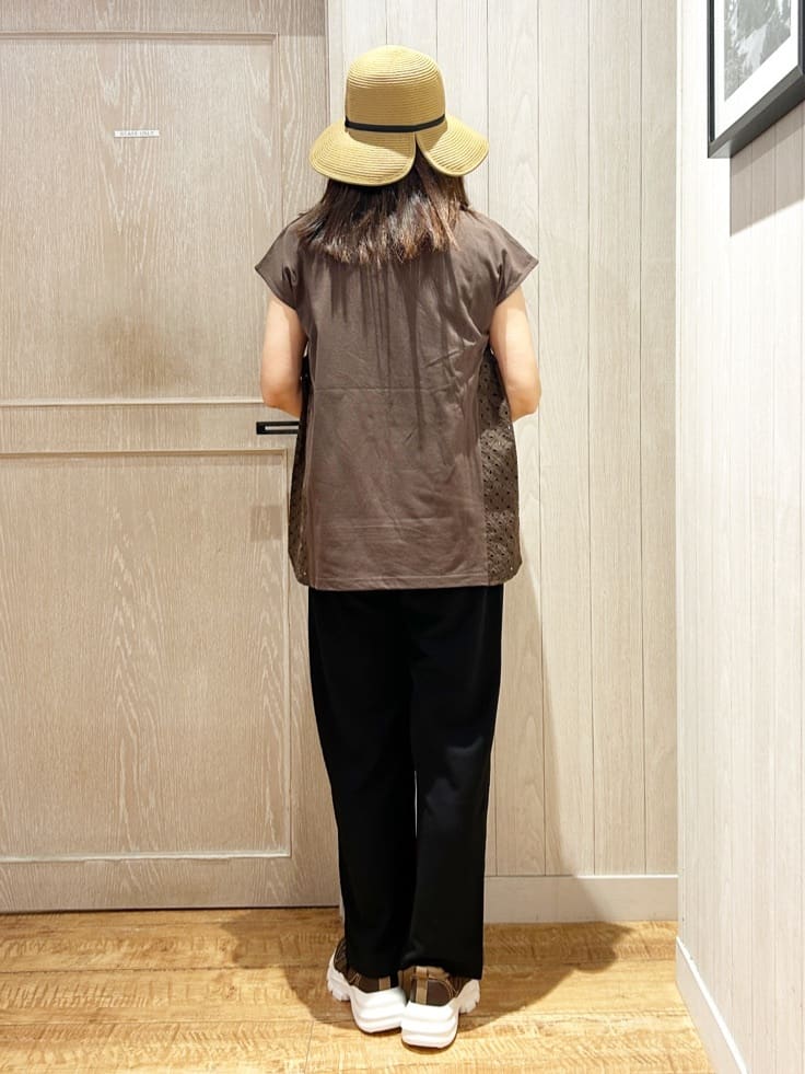 yukaさんの「SHOO･LA･RUE｜【S-LL/体型カバー】インせずサマ見え レースドッキングトップス」を使ったコーディネート