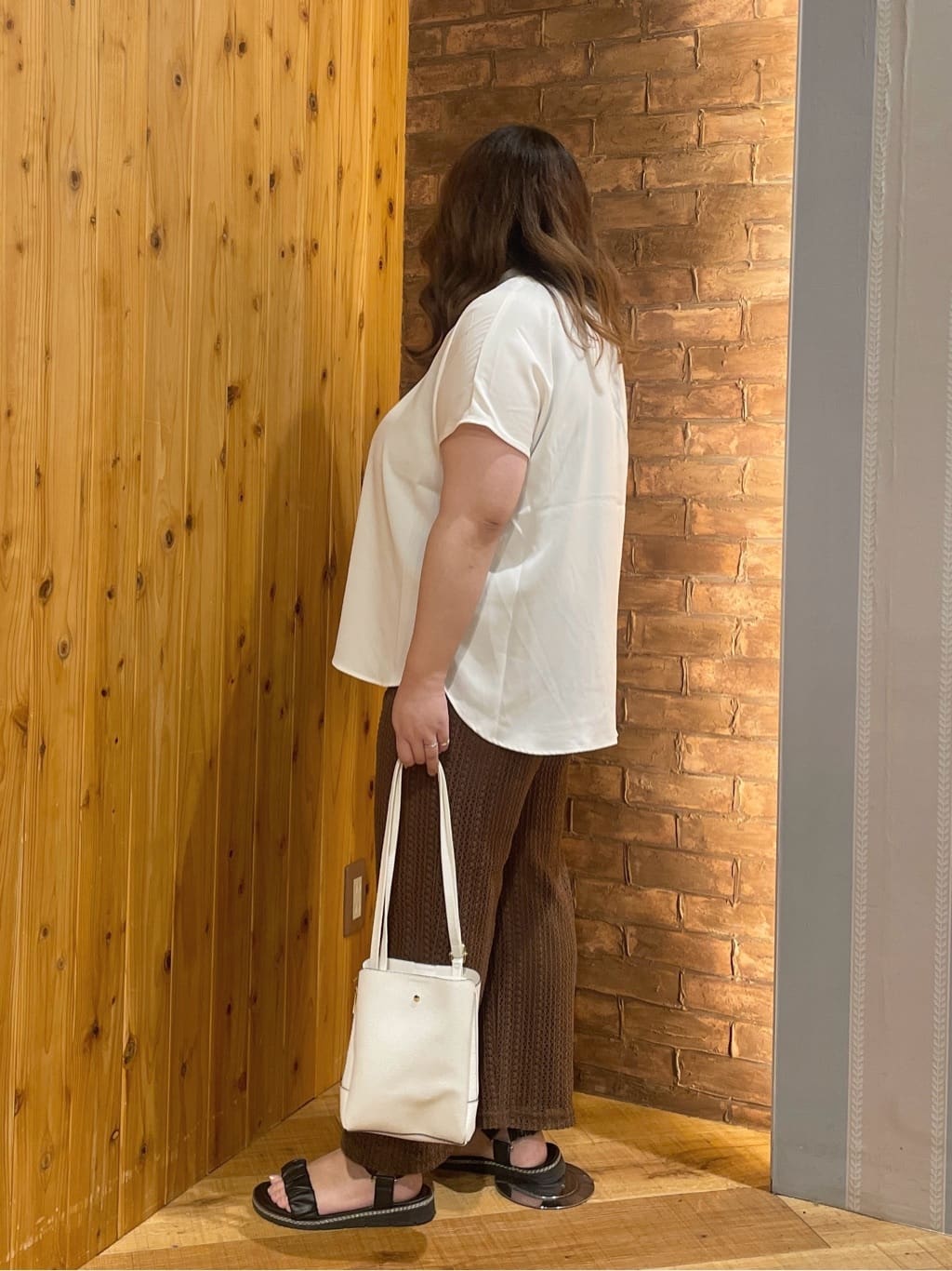 Risaさんの「SHOO･LA･RUE｜【洗える/S-LL/プチプラ】さらっとすっきりきれい見え スキッパーブラウス」を使ったコーディネート