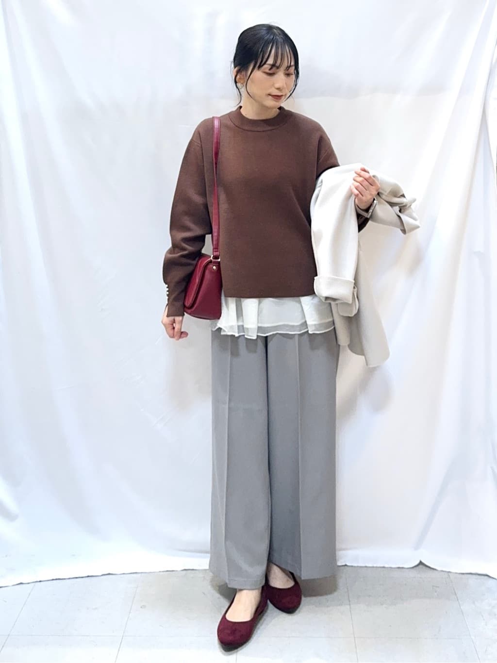 𝐇𝐢𝐫𝐨𝐦𝐢さんの「SHOO･LA･RUE｜裾フリルレイヤードトップス」を使ったコーディネート