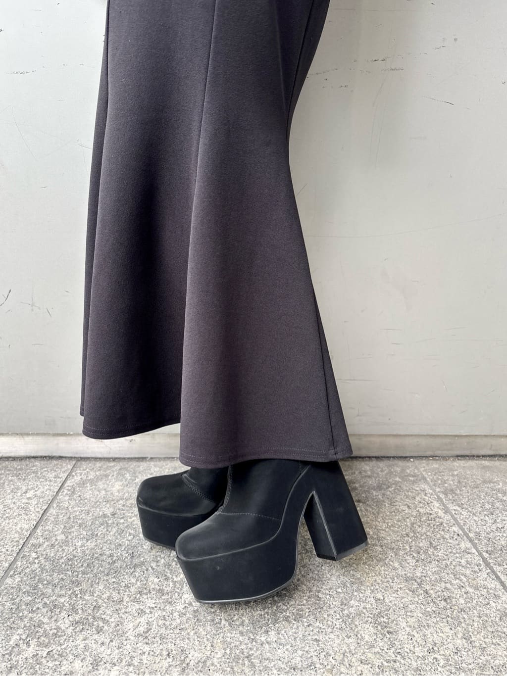 まっきーさんの「ESPERANZA｜【ラク盛り/約12cm】ラク盛り厚底ショートブーツ」を使ったコーディネート