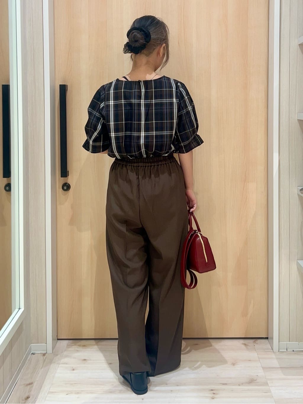 ひっかさんの「SHOO･LA･RUE｜【S-LL/5分袖】お袖タックできれいに魅せる 大人のチェックブラウス」を使ったコーディネート