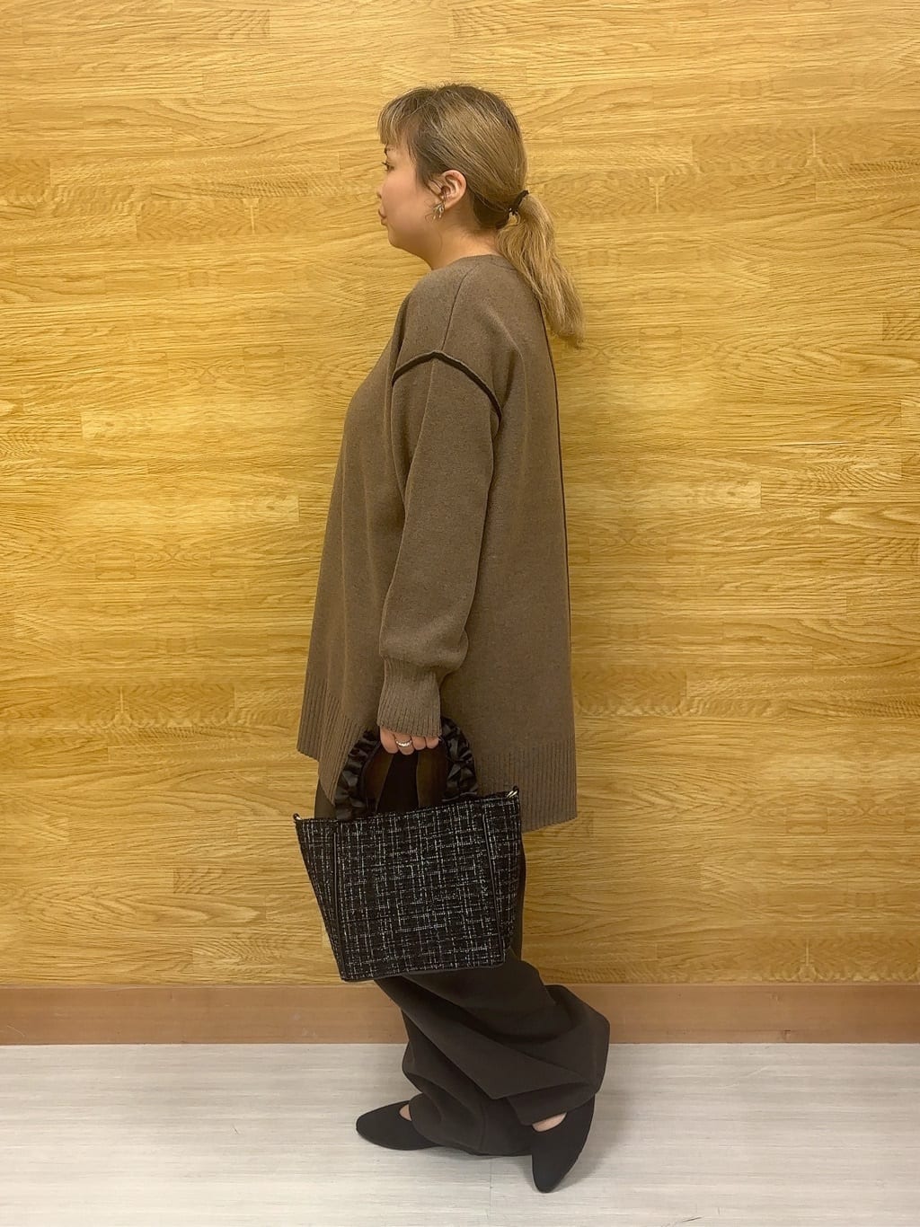 ぁむさんの「SHOO･LA･RUE｜【洗濯機可/毛玉レス】上品に体型カバー チュニックニットワンピース」を使ったコーディネート