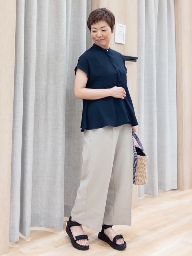 シュウコさんの「grove｜サマーハイパーストレッチワイドパンツ」を使ったコーディネート