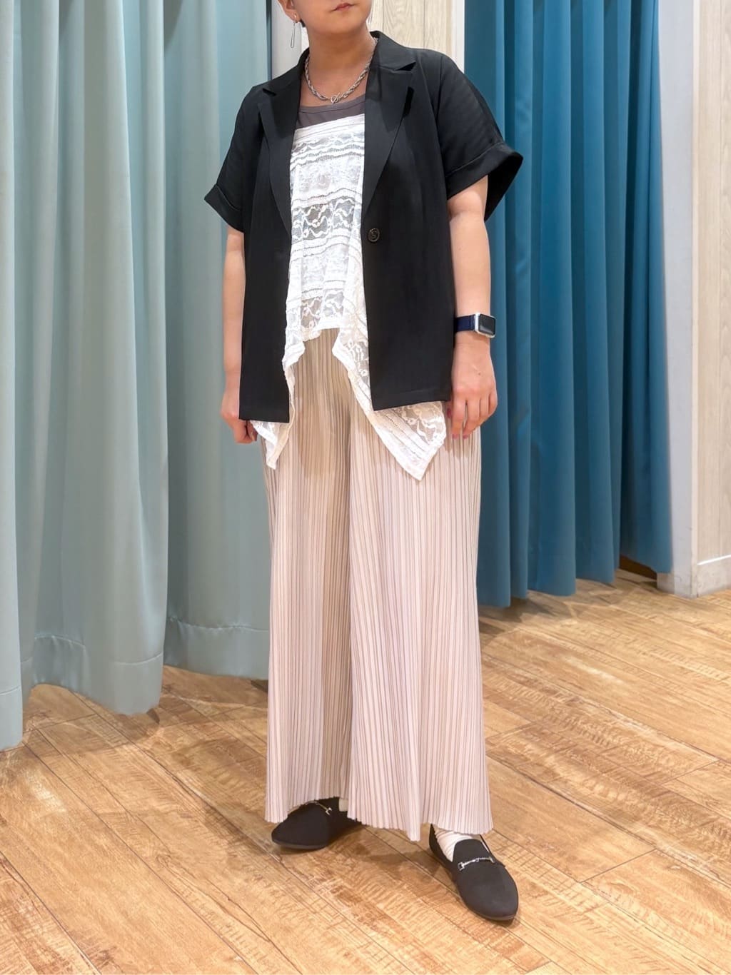 砂糖さんの「SHOO･LA･RUE｜【2WAY】スカートにもなる イレヘム レースビスチェ」を使ったコーディネート
