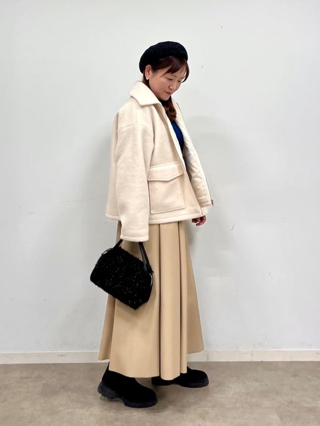 ゆっきーさんの「SHOO･LA･RUE｜【S-LL】大人の抜け感 合皮フレアスカート」を使ったコーディネート