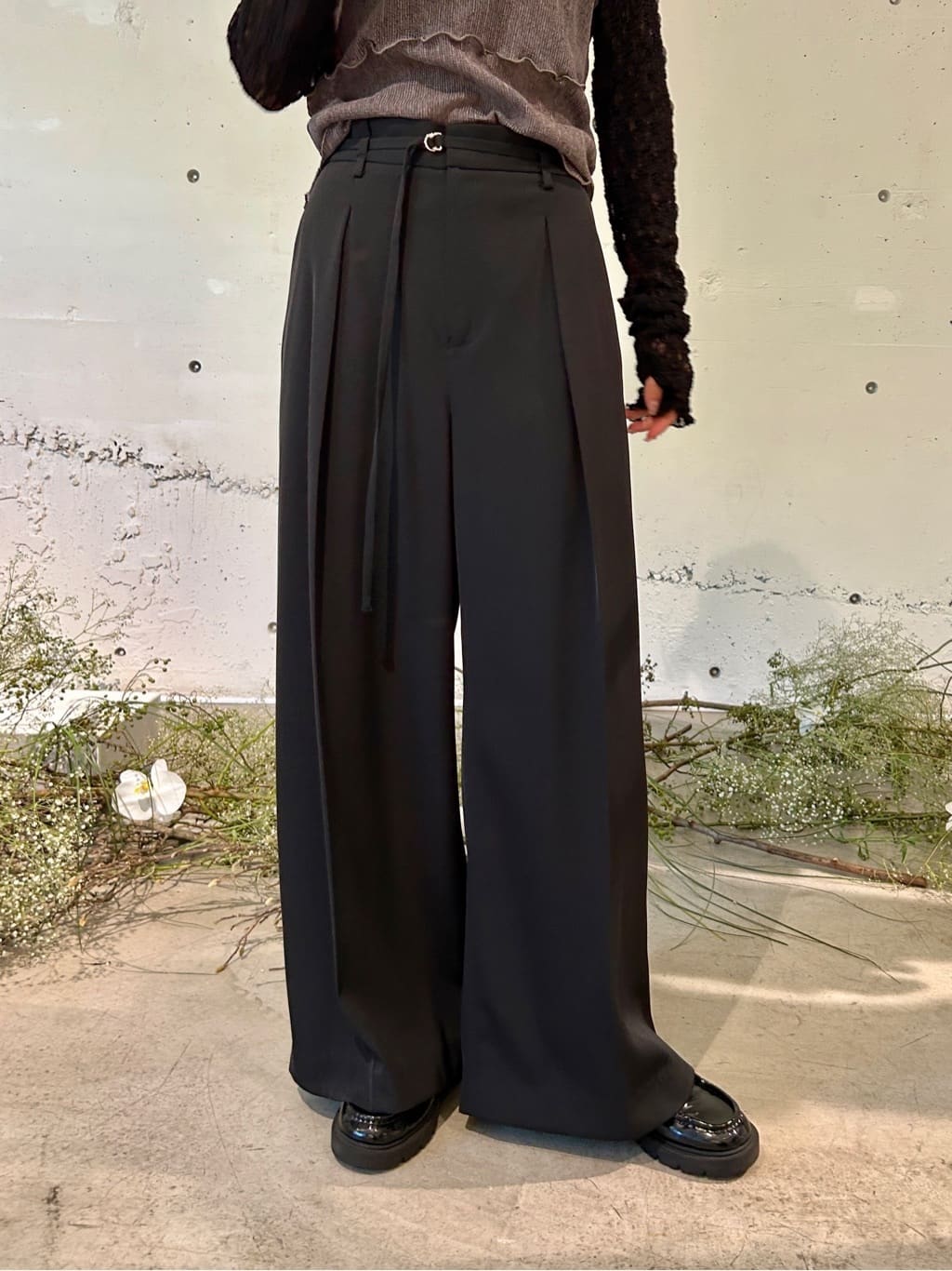 harunaさんの「CODE A｜urban tailor wide trousers」を使ったコーディネート