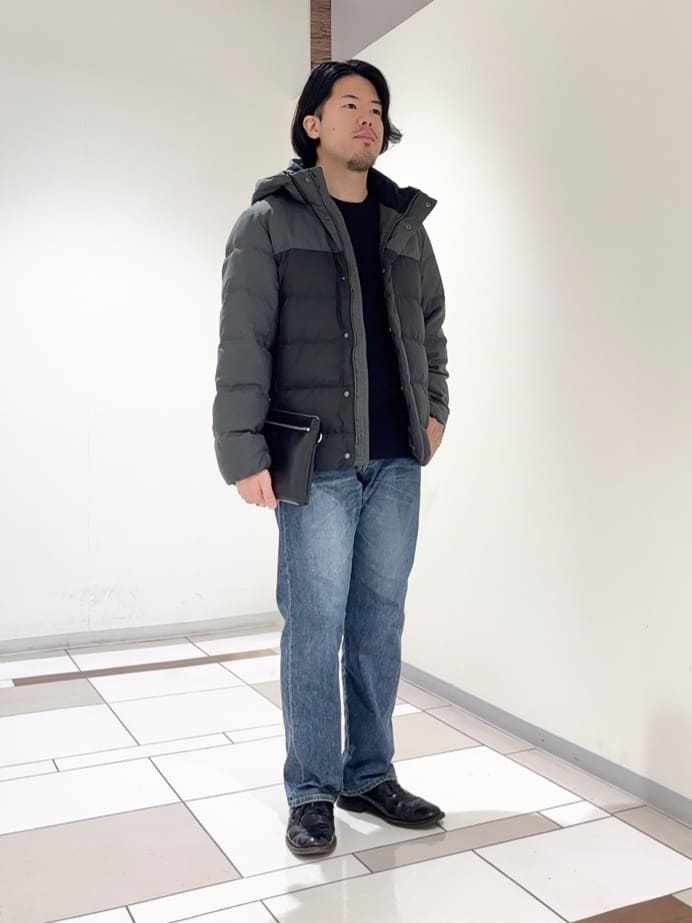 及川さんの「TAKEO KIKUCHI｜カラーコンビ ダウンブルゾン」を使ったコーディネート