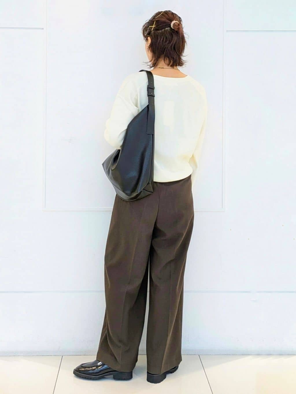 4410さんの「THE SHOP TK｜【すっきりシルエットが叶う】大人のためのVネックニット/毛玉になりにくい/静電気防止/洗濯機OK」を使ったコーディネート