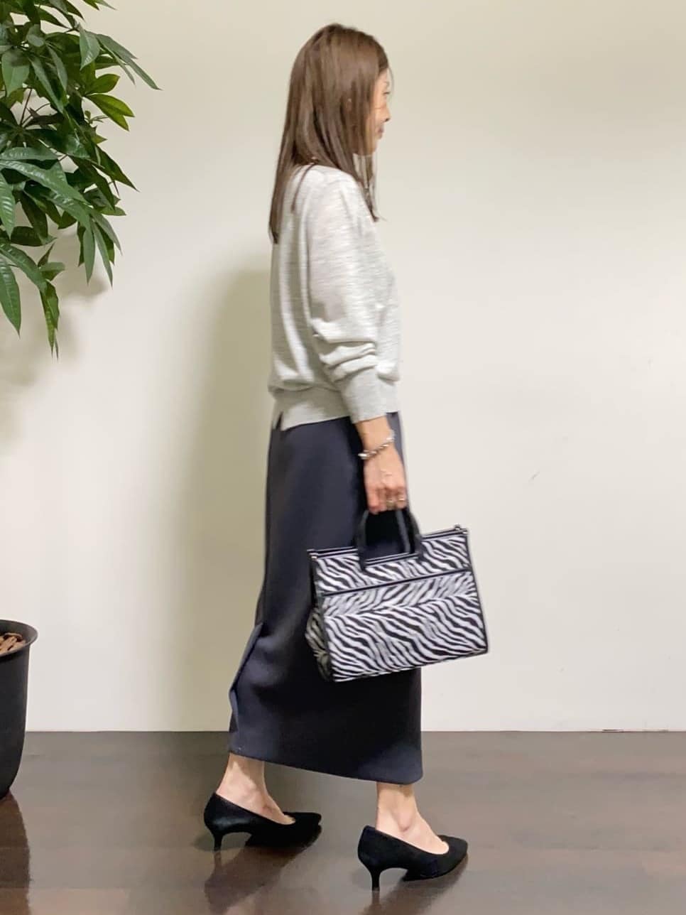 tomoさんの「UNTITLED｜【アンサンブル可/洗える/ボタンなし】シルクウールカシミヤ 着流しカーディガン」を使ったコーディネート
