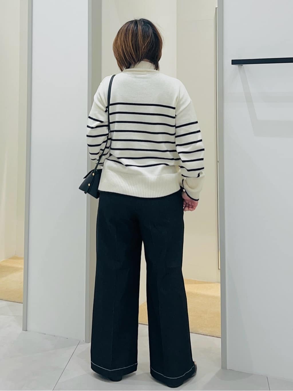 Naruさんの「THE SHOP TK｜【インしないで着られる】金ボタン ハイネックニット/毛玉になりにくい/静電気防止/洗濯機OK」を使ったコーディネート