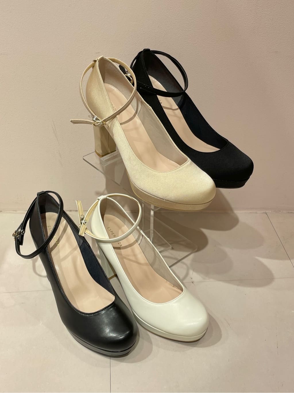 azusaさんの「ESPERANZA｜3WAYチャンキーヒールパンプス」を使ったコーディネート