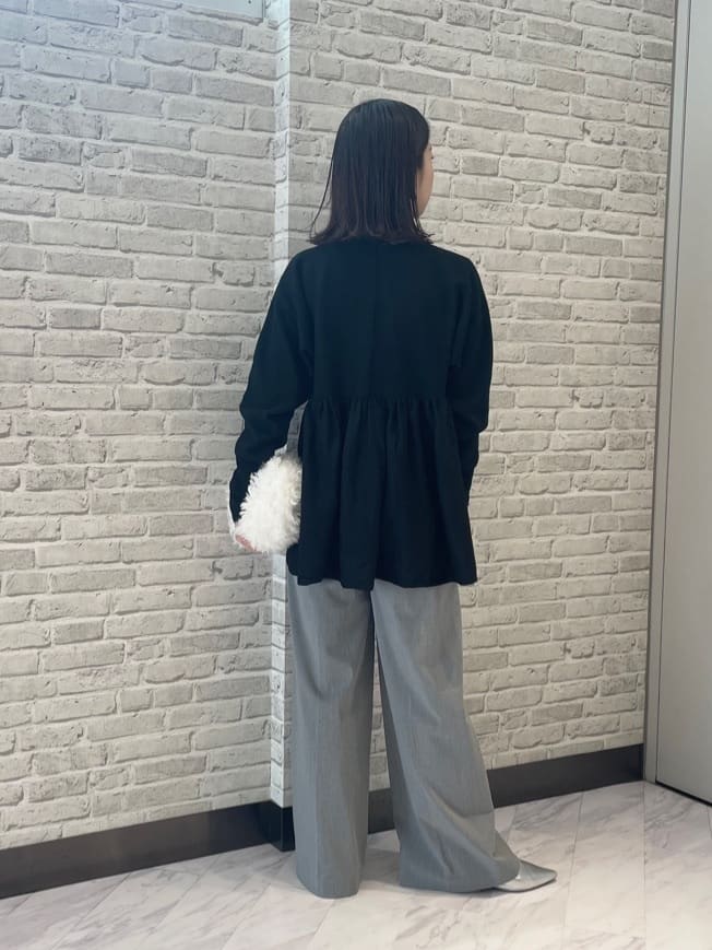 Mikoさんの「INDIVI｜フェイクファーマイクロバッグ」を使ったコーディネート