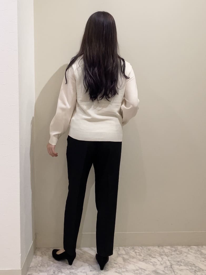 しかっちさんの「grove｜【ふわっと心地よい足入れ】やわここち(R)Vカットパンプス」を使ったコーディネート