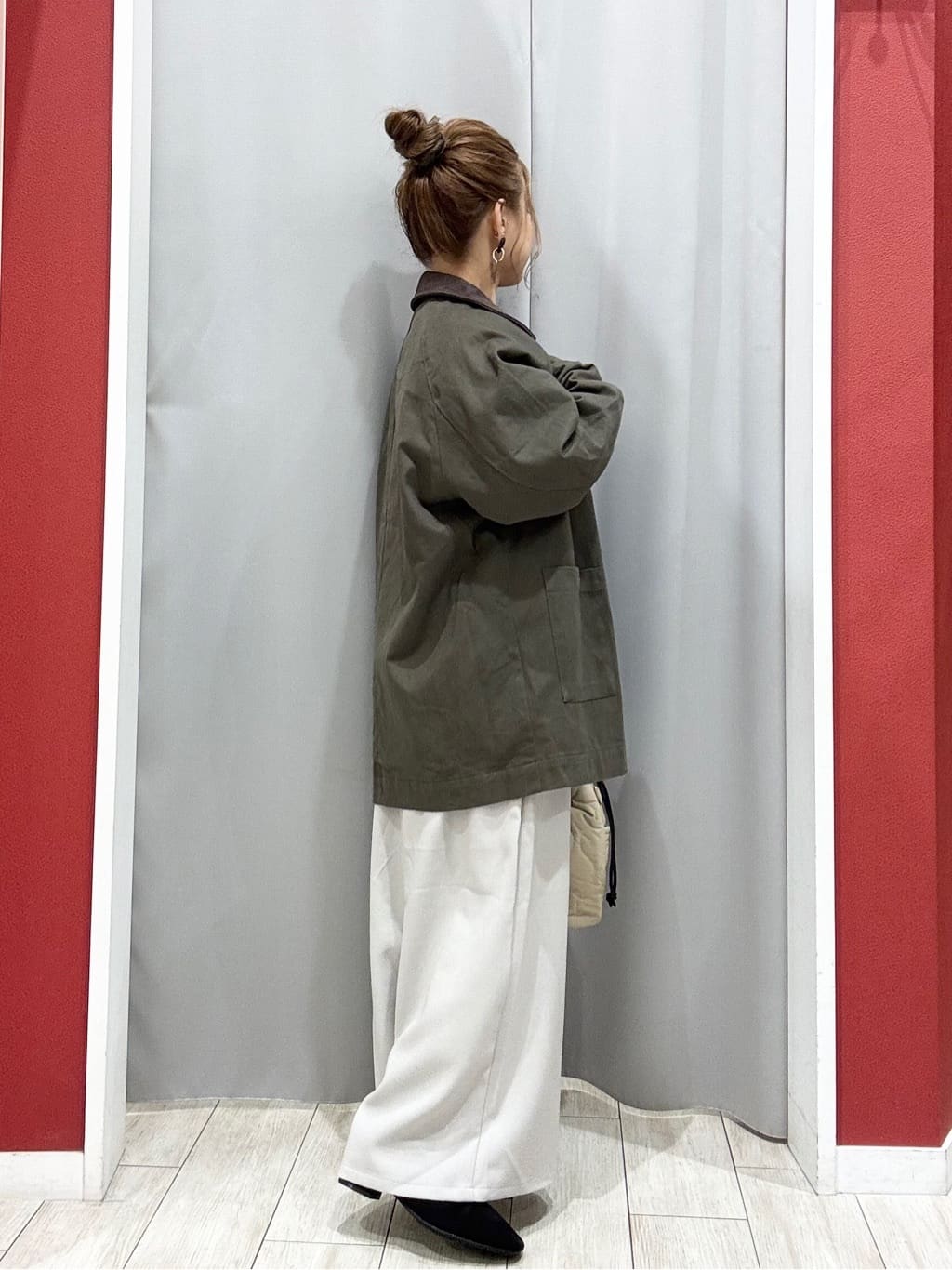 shioさんの「SHOO･LA･RUE｜【S-LL】オーバーシルエットでこなれ感 襟コール カバーオール」を使ったコーディネート