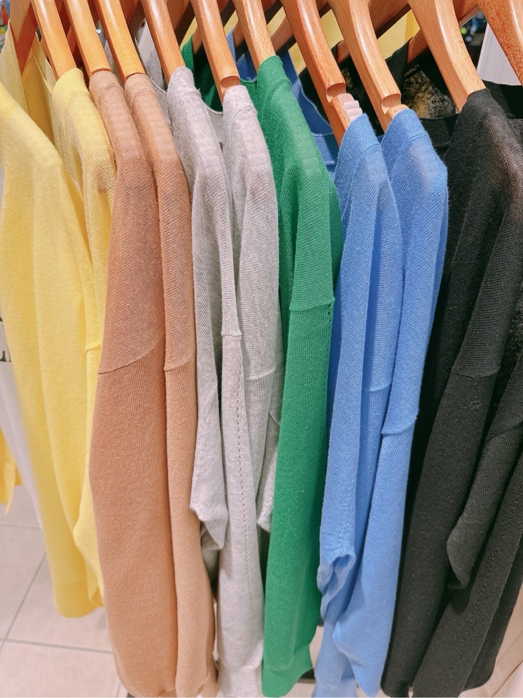 Yossyさんの「SHOO･LA･RUE｜◆【選べる4柄】コットンプリントロゴTシャツ」を使ったコーディネート