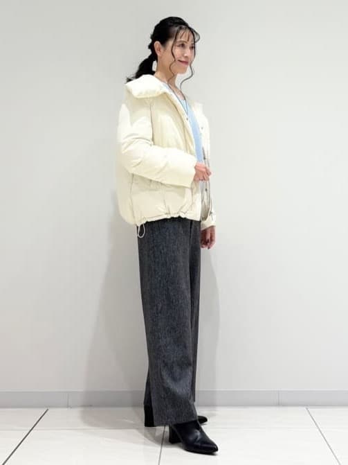 kayoさんの「INDIVI｜【洗える／カシミヤ混】ミドルゲージVネックニット」を使ったコーディネート