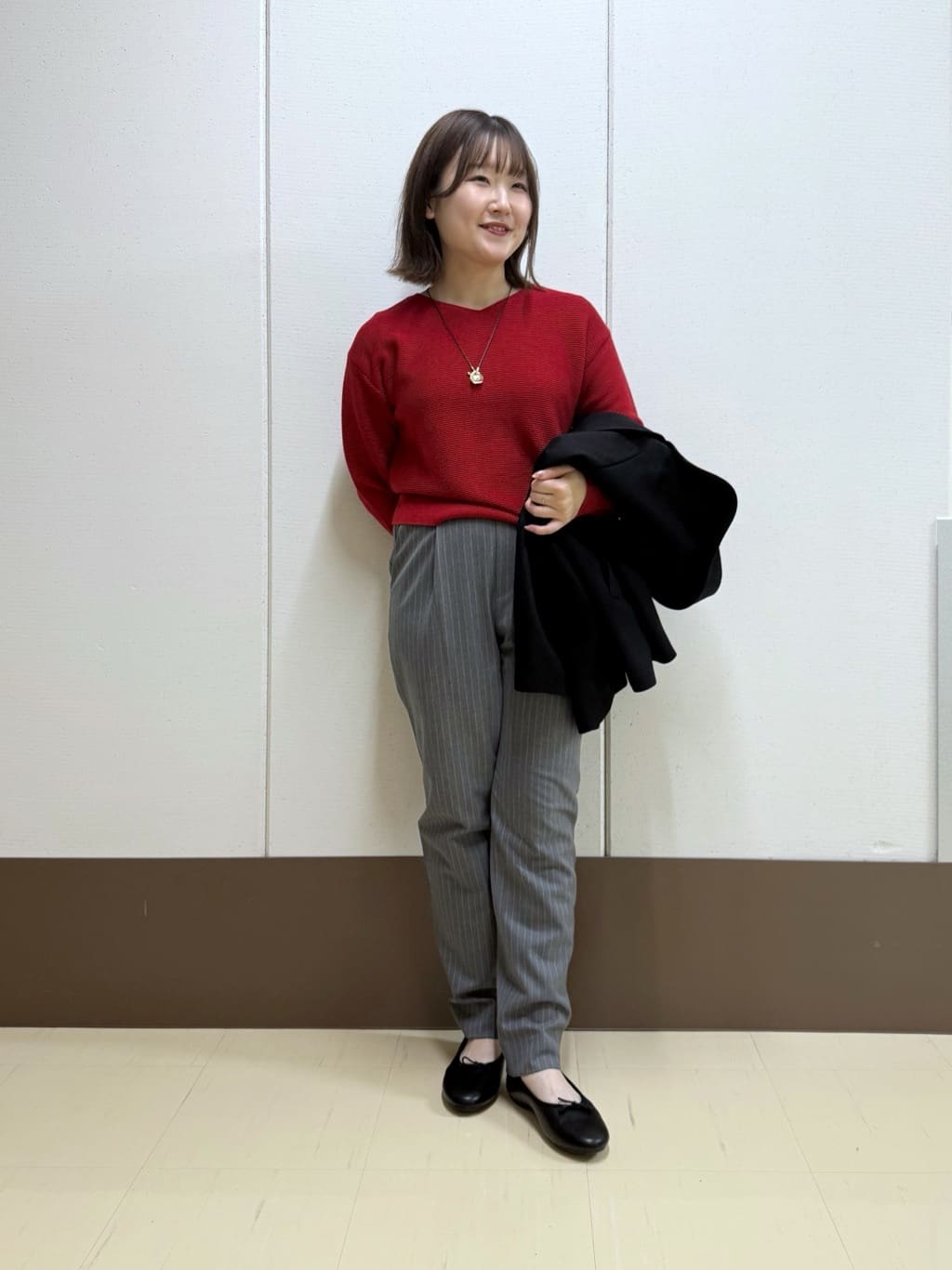 Rikoさんの「INDIVI｜【ウール混ラメ素材】Vネック煌めきニット」を使ったコーディネート
