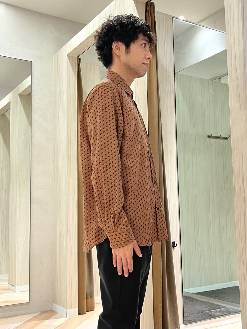 URAさんの「TAKEO KIKUCHI｜ボーラーハット柄 長袖シャツ」を使ったコーディネート