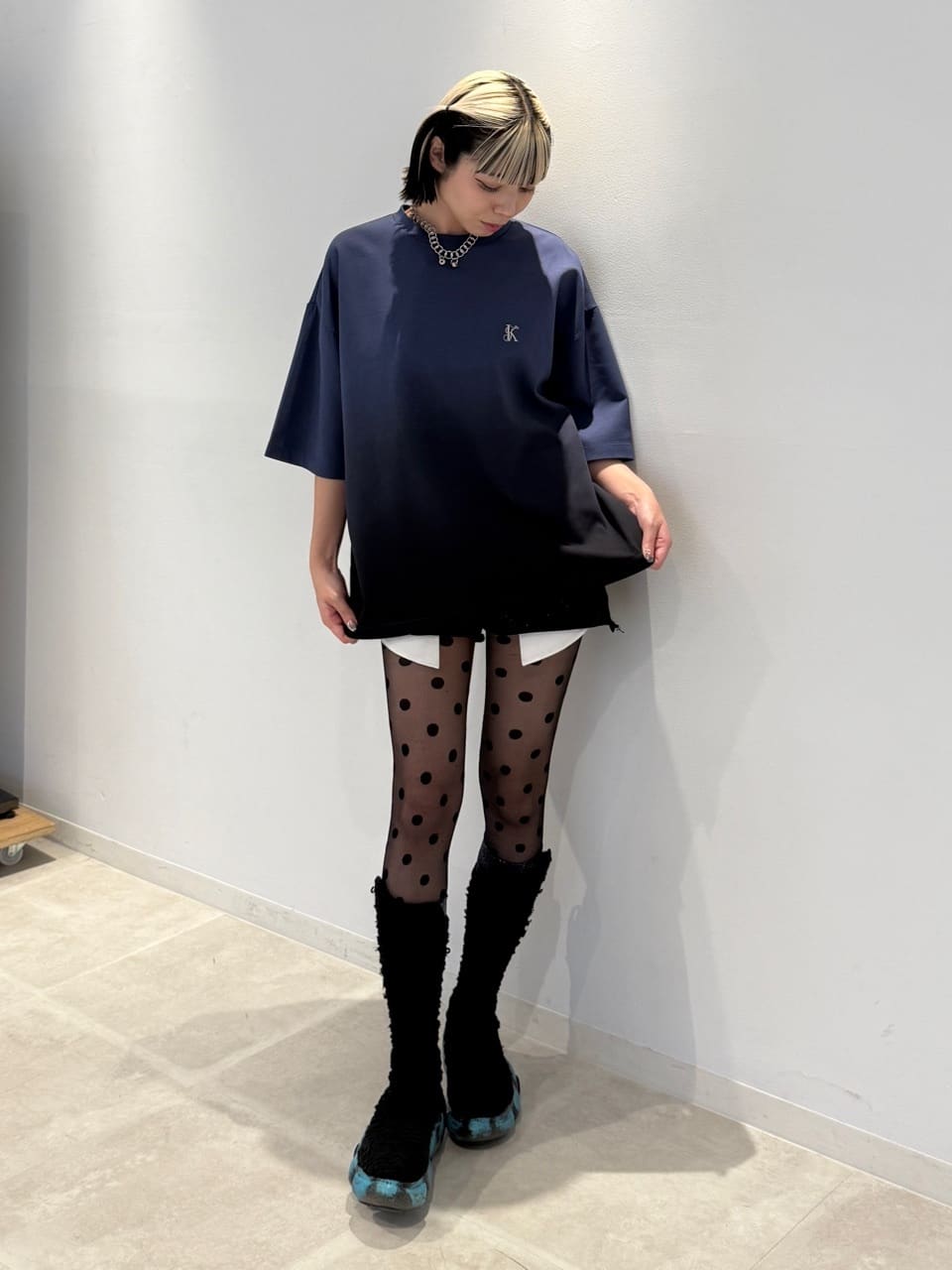 川本葵さんの「tk.TAKEO KIKUCHI｜グラデーションダイ5分袖カットソー」を使ったコーディネート