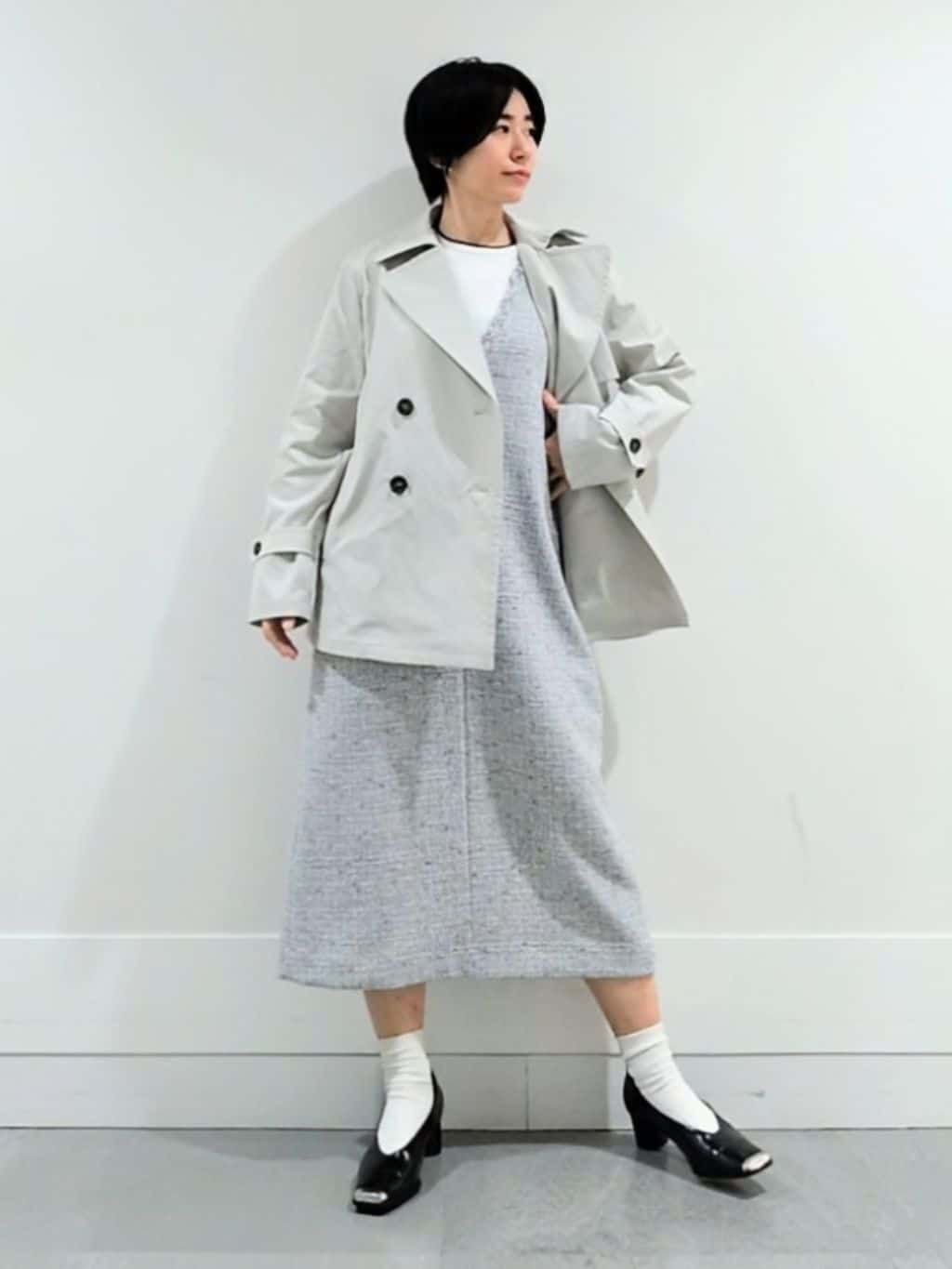 ミズタさんの「UNTITLED｜【定番人気/はっ水/洗える】タスランショートトレンチコート」を使ったコーディネート