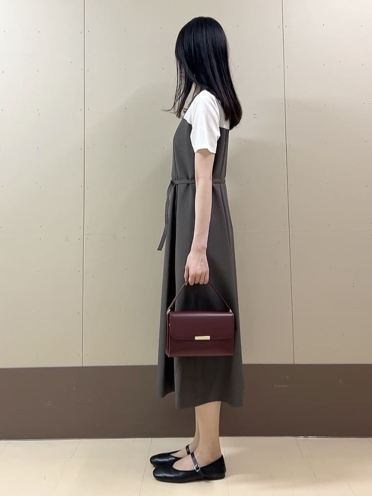 sechiさんの「UNTITLED｜【きれいめカジュアル/セミフレア】異素材ドッキングワンピース」を使ったコーディネート