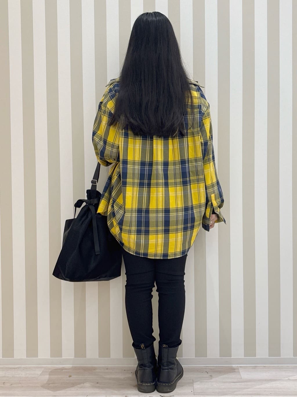 まろんさんの「SHOO･LA･RUE｜【洗濯機可/S-LL】程よい抜け感 大人のチェックシャツ」を使ったコーディネート