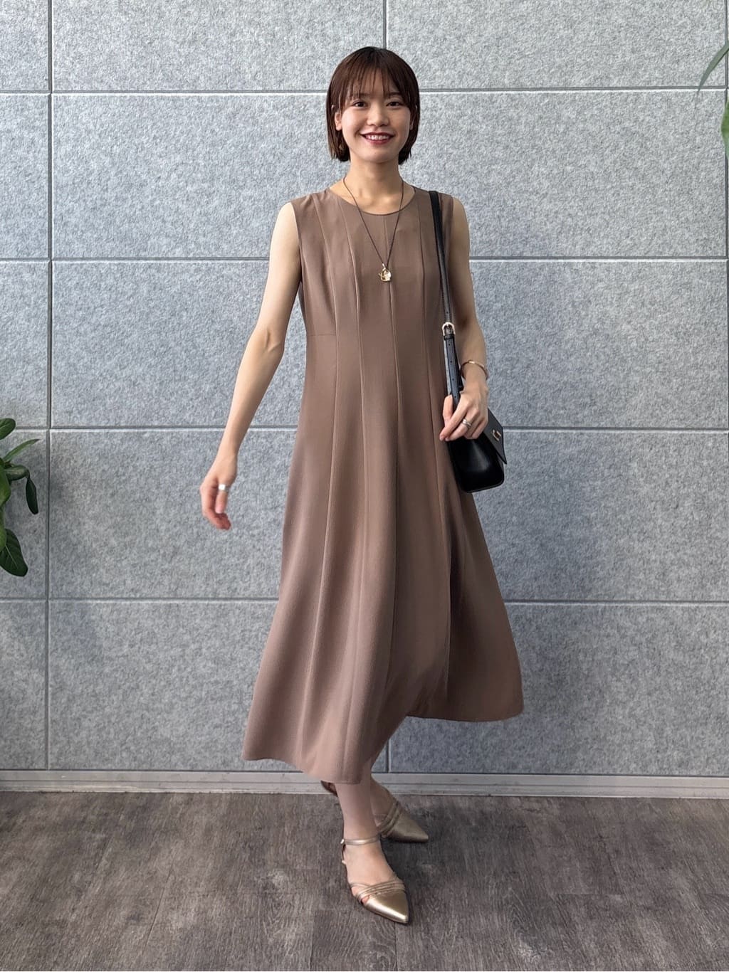 kanaeさんの「INDIVI｜【美シルエット】ノースリーブワンピース」を使ったコーディネート