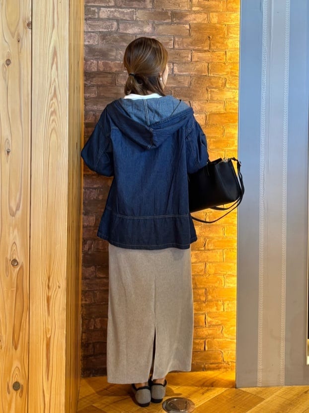mieさんの「SHOO･LA･RUE｜【S-LL】美しく見せる ボートネックロンT」を使ったコーディネート