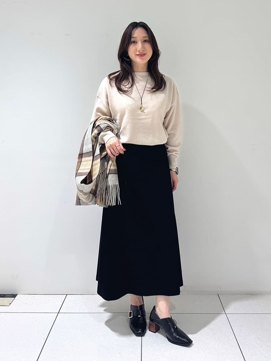 そんさんの「INDIVI｜【洗える／カシミヤ混】ボトルネック ドルマンスリーブニット」を使ったコーディネート