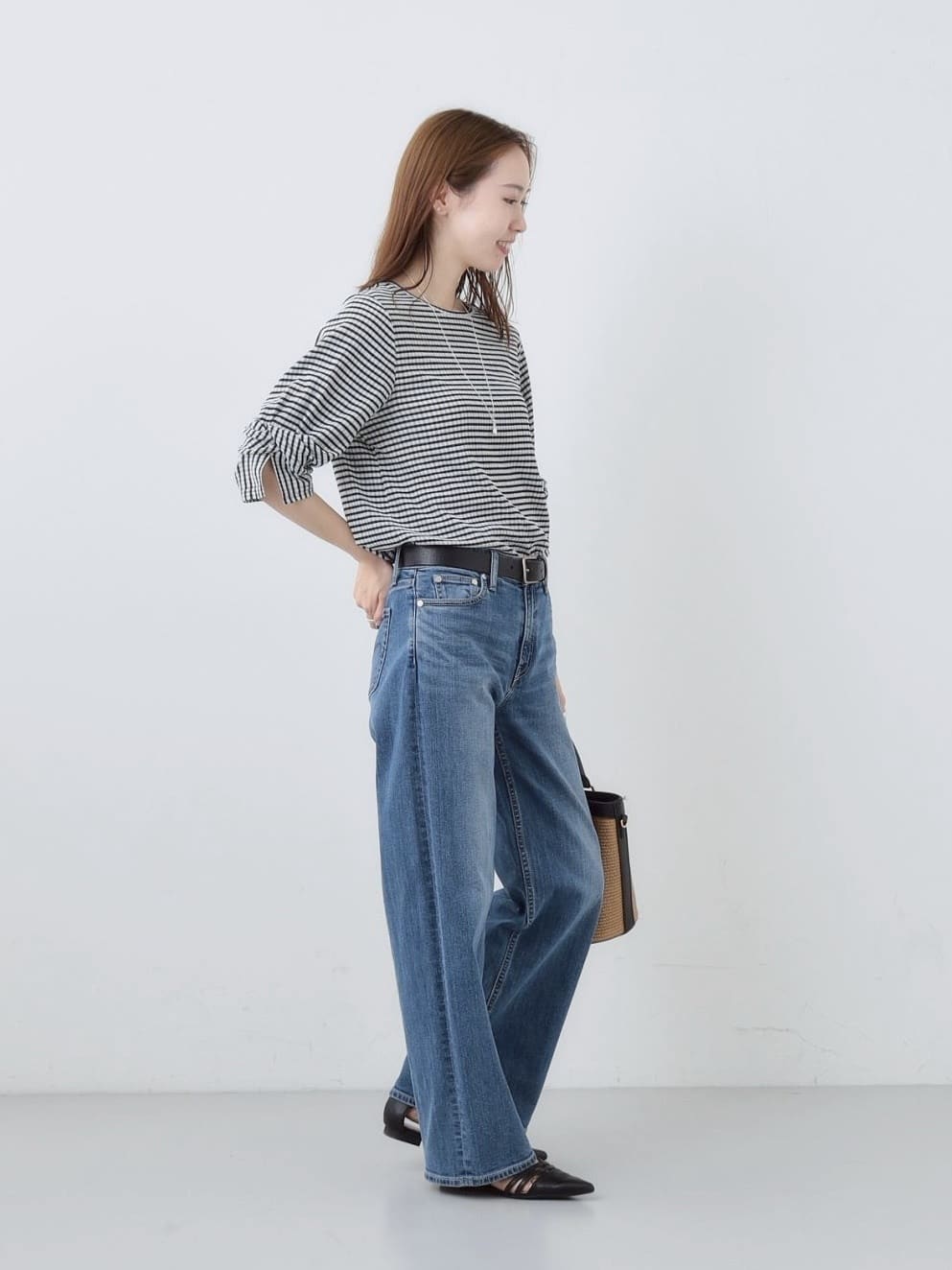 mitsukiさんの「INDIVI｜【褒められデニム】ワイドストレート デニムパンツ」を使ったコーディネート