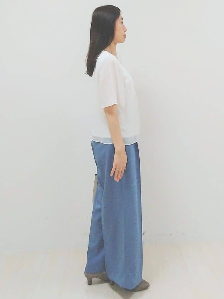 SANAさんの「Reflect｜【WEB先行カラーあり／手洗い可／アンサンブル可】バイカラーカーディガン」を使ったコーディネート