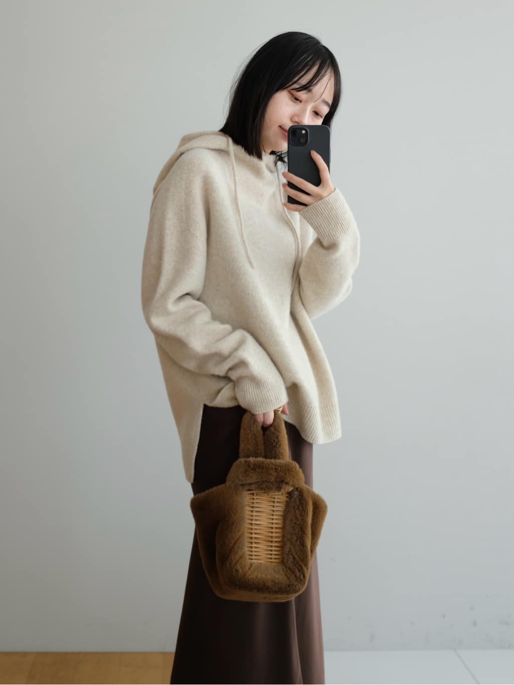 Kishimotoさんの「DRESSTERIOR｜ストレッチヴィンテージサテンナロースカート」を使ったコーディネート