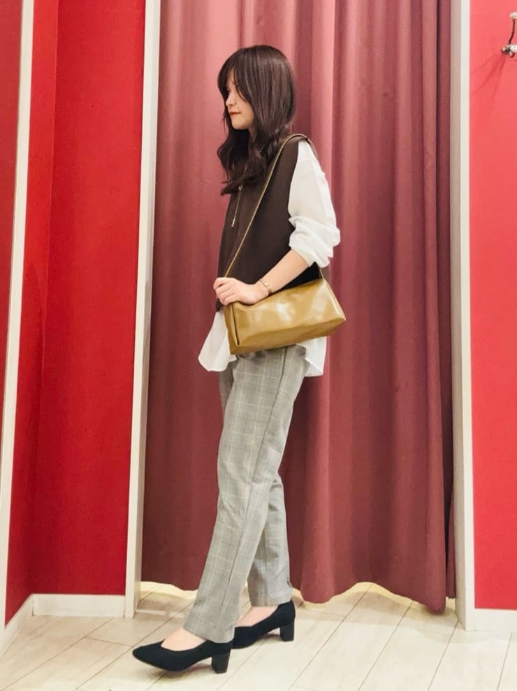 hassyさんの「SHOO･LA･RUE｜【S-LL/2点セット】着回し自在 ニットベスト＋フレアブラウス」を使ったコーディネート