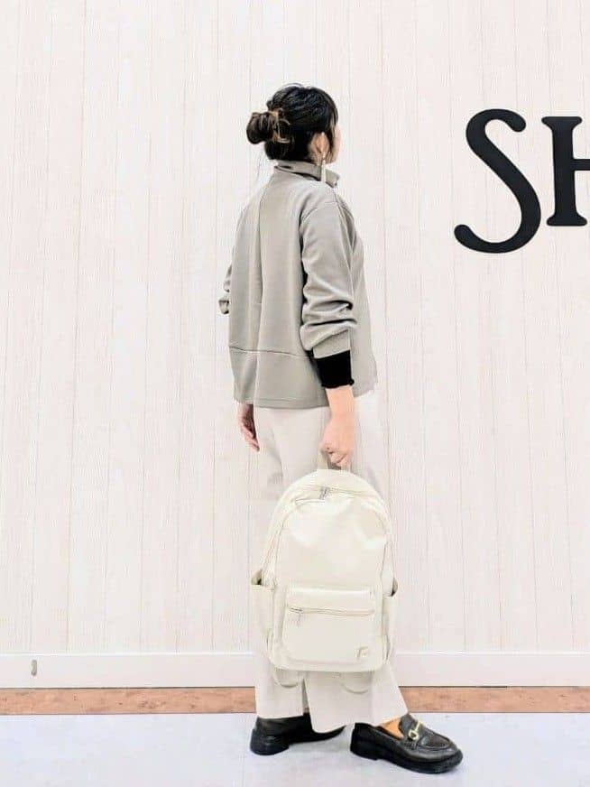さくみぃさんの「SHOO･LA･RUE｜◆【S-LL】一枚でもインナーでも ふくれジャカード プチハイネックトップス」を使ったコーディネート