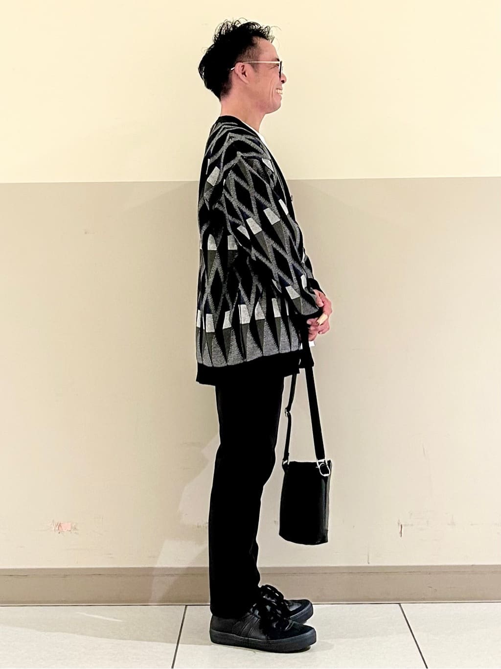 KENJI Iさんの「THE SHOP TK｜【季節の変わり目に活躍】ニットカーディガン 選べる2デザイン(柄&無地)/洗濯機OK」を使ったコーディネート