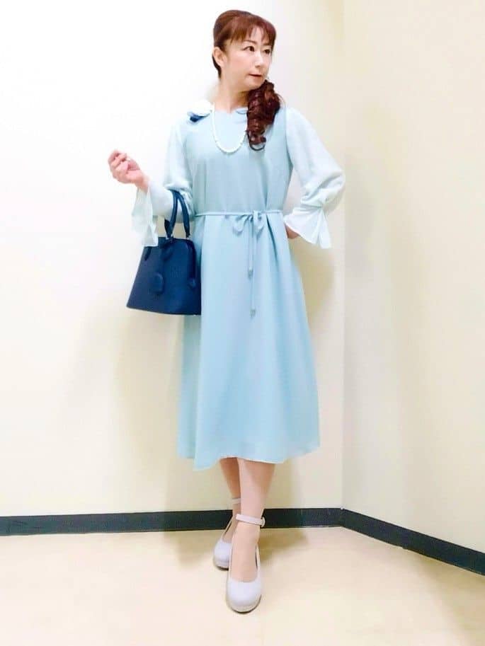 花さんの「Reflect｜【SS-4Lサイズ／付属リボン】スリーブデザインジョーゼットワンピース」を使ったコーディネート