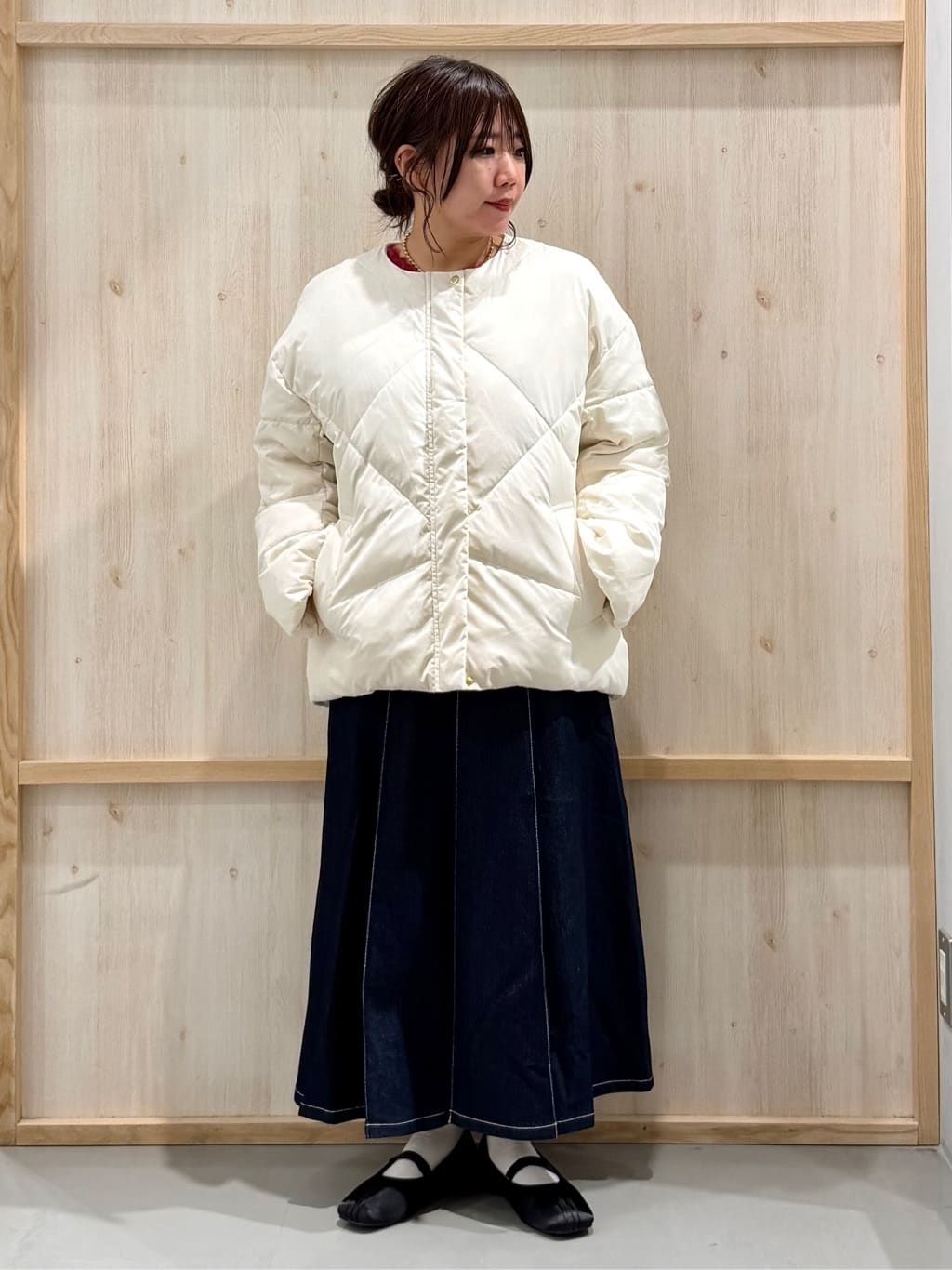 nanaさんの「THE SHOP TK｜きれいめにもカジュアルにも ノーカラーキルトジャケット」を使ったコーディネート