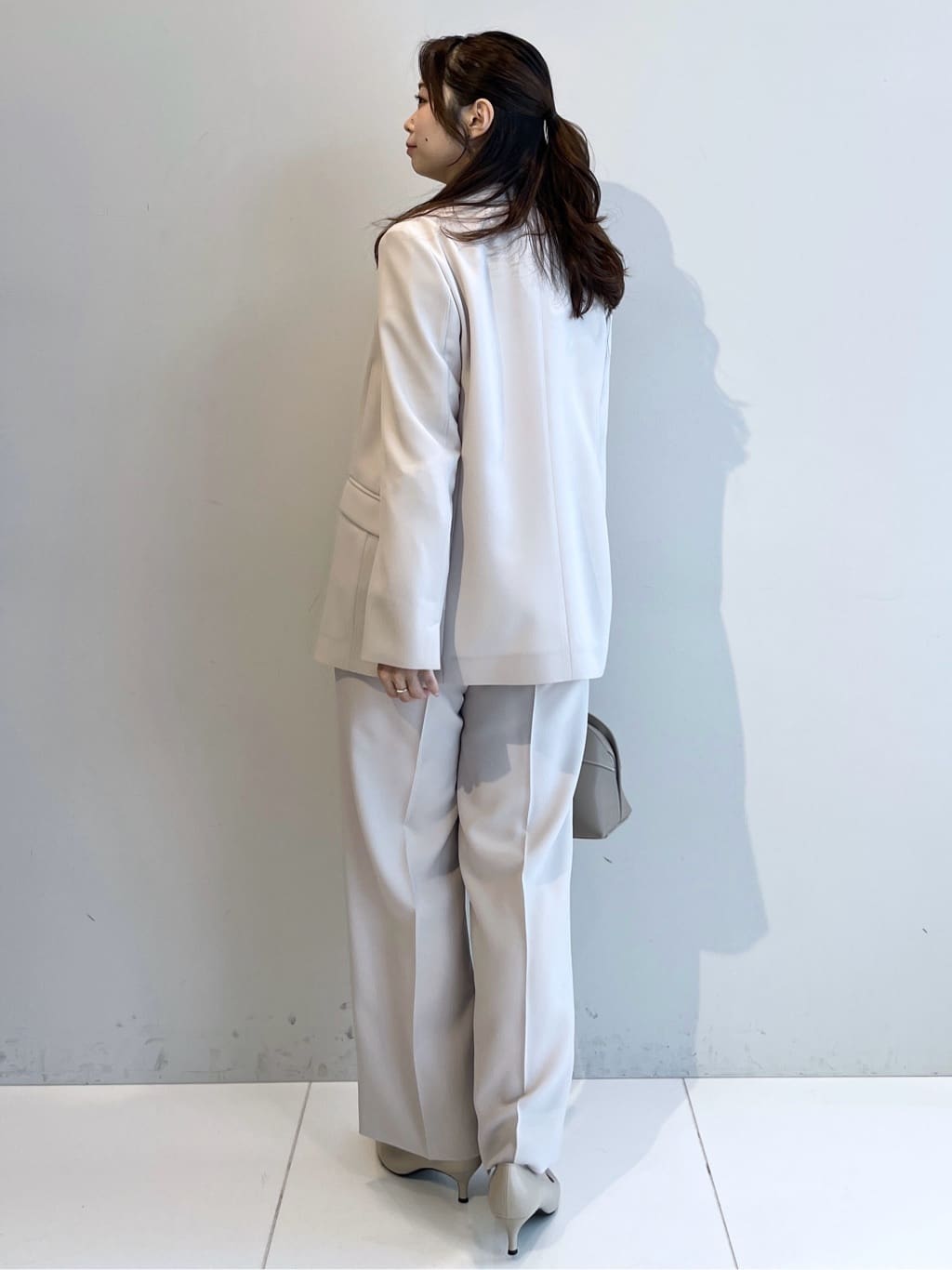 Saekoさんの「UNTITLED｜【新色追加/セットアップ可】エアリー ダブルブレストジャケット」を使ったコーディネート