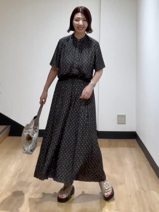 MIKIKOさんの「UNTITLED｜【セットアップ可/リラクシー/通勤】スクエアジオメ柄ブラウス」を使ったコーディネート