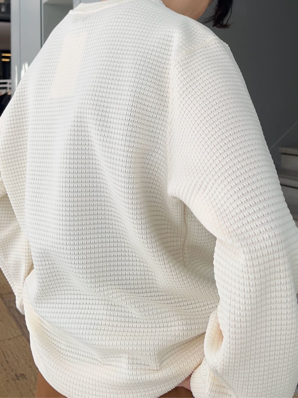 神野（jinno）さんの「TAKEO KIKUCHI｜ニットライク プルオーバー」を使ったコーディネート