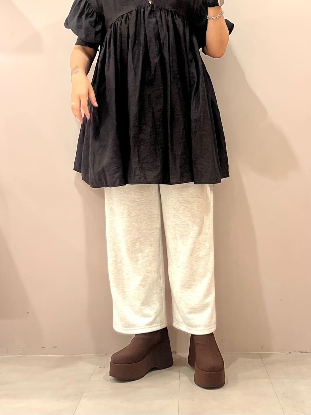 TAKAさんの「ESPERANZA｜厚底ニットショートブーツ」を使ったコーディネート