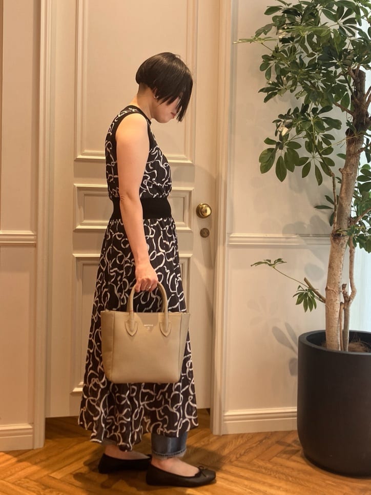 konominさんの「DRESSTERIOR｜【ウォッシャブル】テーパードコンフォートデニム」を使ったコーディネート