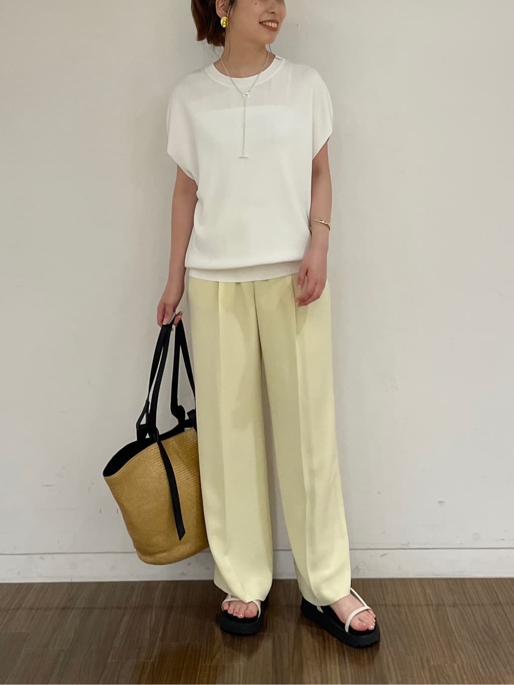 ねねさんの「INDIVI｜【60cm四方】スクエアスカーフ」を使ったコーディネート