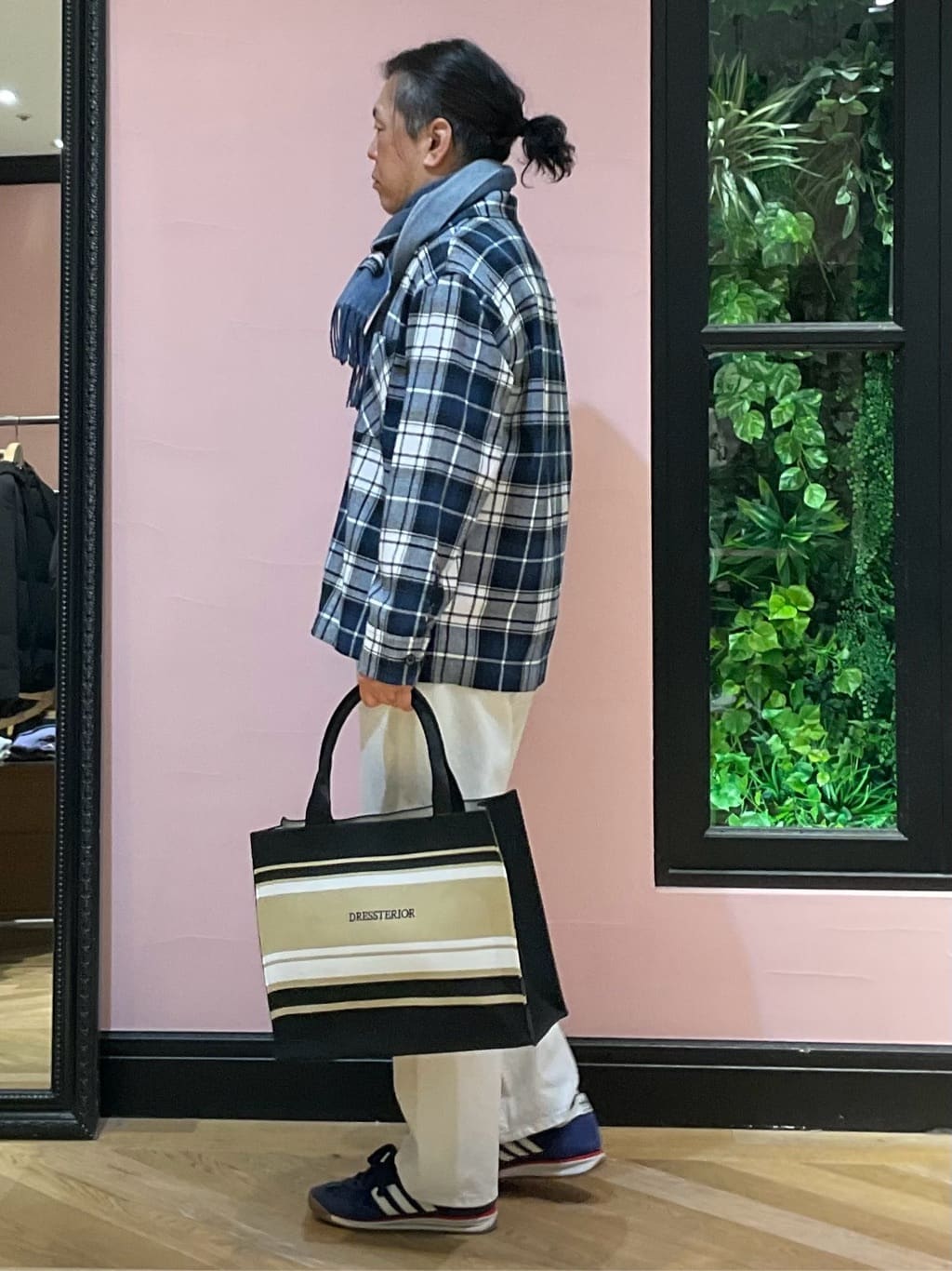 Nagaseさんの「DRESSTERIOR｜リバーシブルカシミヤマフラー」を使ったコーディネート