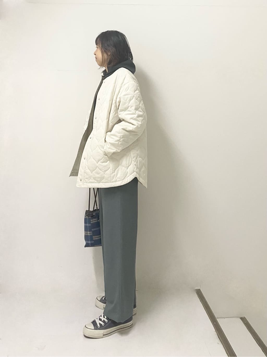 ISOさんの「Dessin｜【洗える／体型カバー】ちょうどいいニットパーカ」を使ったコーディネート