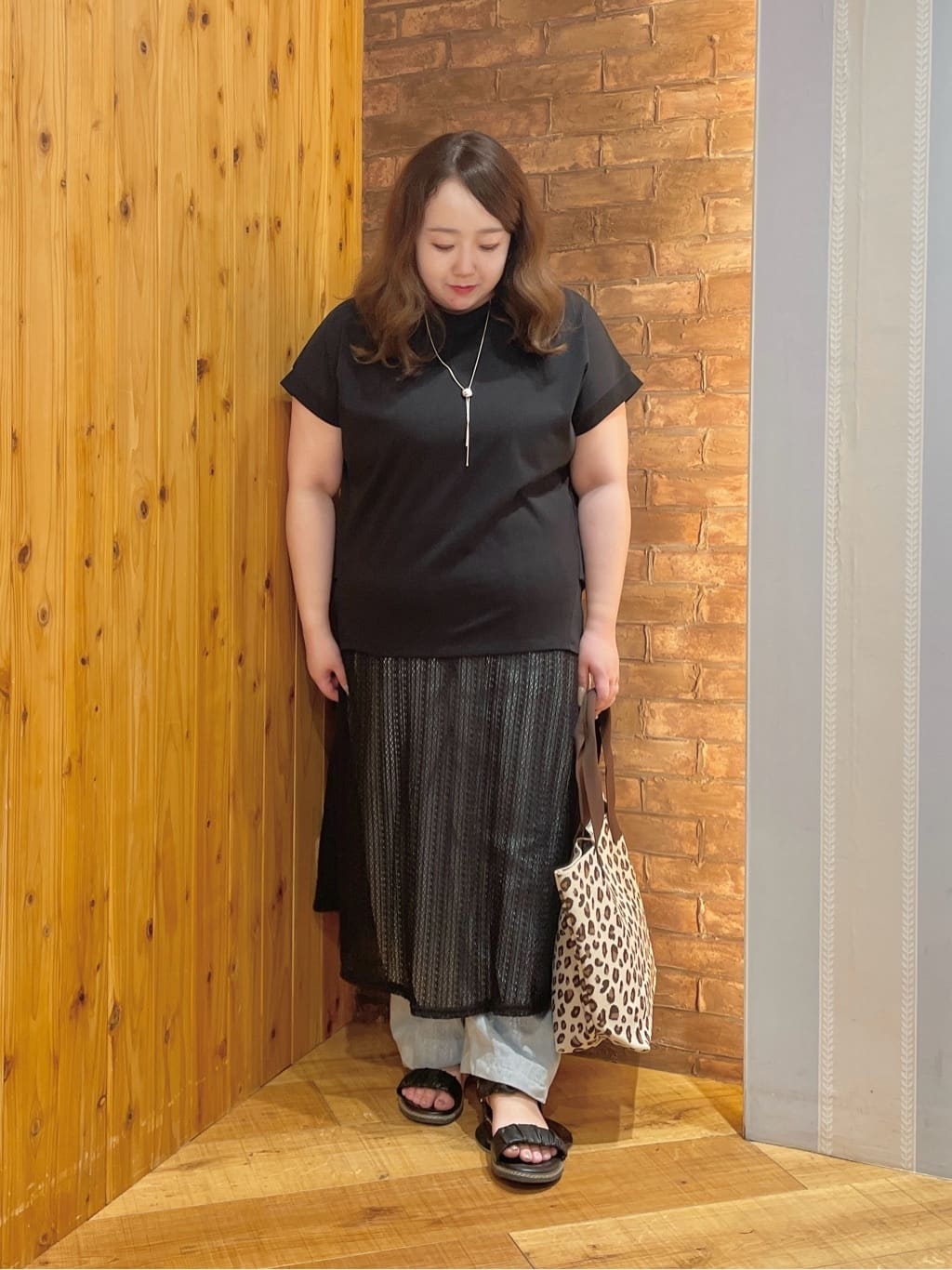 Risaさんの「SHOO･LA･RUE｜【S-LL/汗ジミ軽減/ひんやり/UV】体型カバーに タック入りドルマントップス」を使ったコーディネート