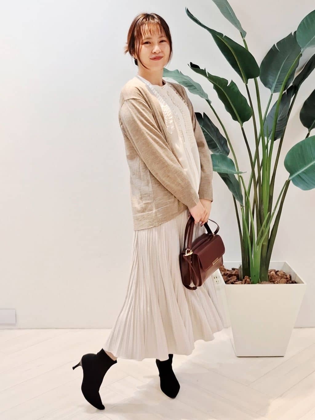 YuKaRiさんの「UNTITLED｜【アンサンブル可/洗える/ボタンなし】シルクウールカシミヤ 着流しカーディガン」を使ったコーディネート