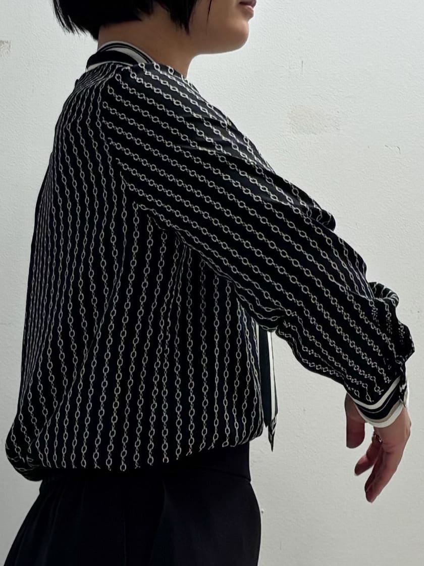 yasukoさんの「COUP DE CHANCE｜【手洗い可／日本製】チェーン柄ブラウス」を使ったコーディネート