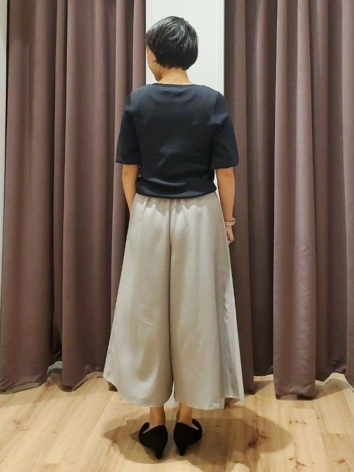 さくさんの「grove｜【人間工学】つつまれフィットパンプス【入卒対応可】」を使ったコーディネート